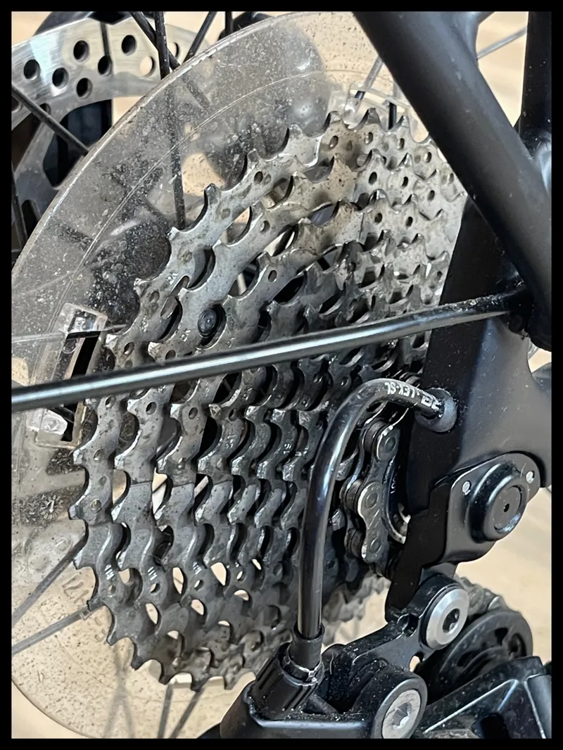 Giant FastRoad E+ EX Pro 25km/h Medium Black 2021 Approved Used-2