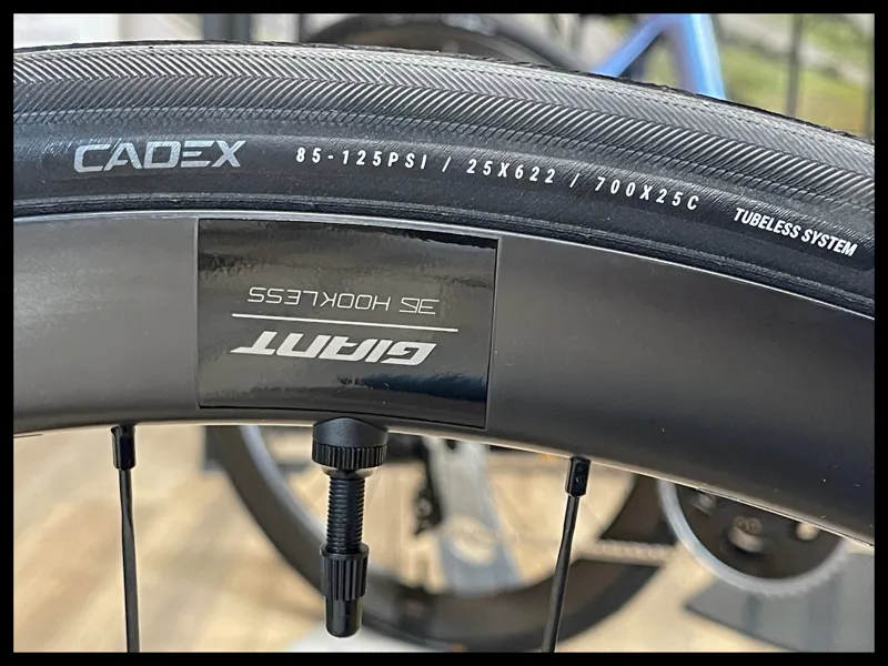 Liv Langma Advanced Pro 0 Disc Small Carbon/Airglow 2022-8