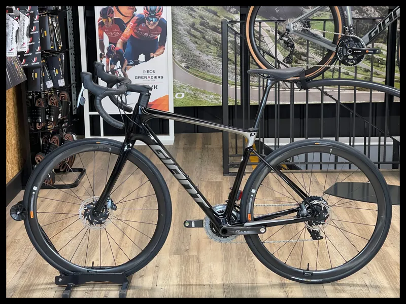 Giant Defy Advanced Pro 0 Medium Carbon/Space Grey 2022-1