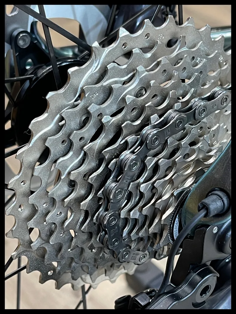 Giant Defy Advanced Pro 1 Medium Airglow 2022-2