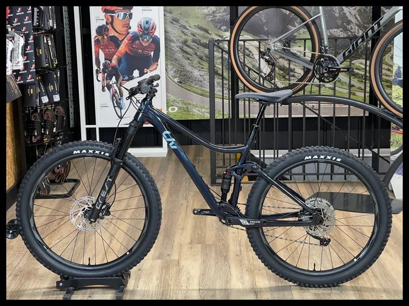 Liv Embolden 2 Small Cold Night 2022-1