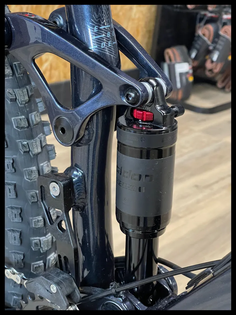 Liv Embolden 2 Small Cold Night 2022-5