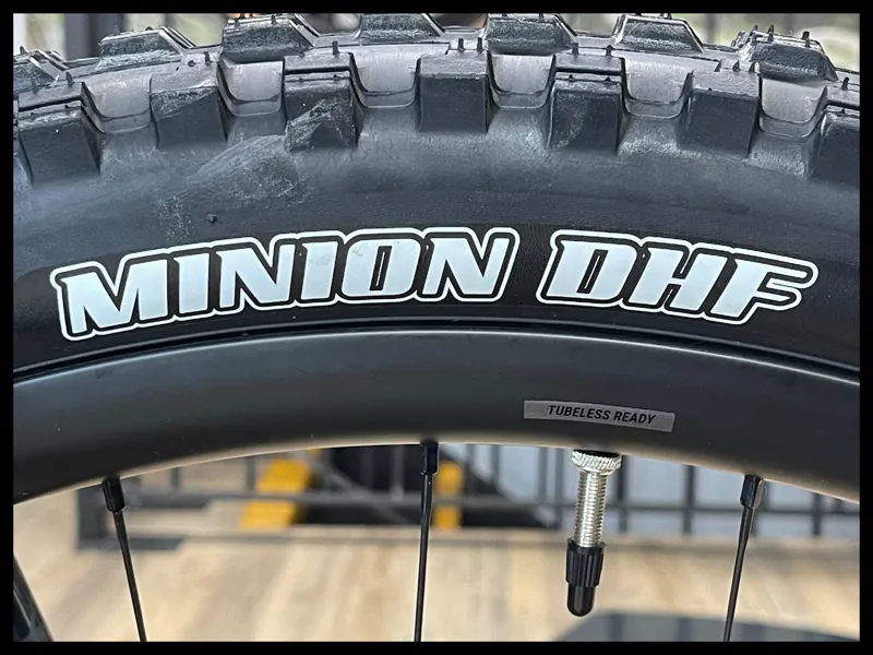 Giant Trance X Advanced E+ Elite 1 Medium Gunmetal Black/Black 2022-7