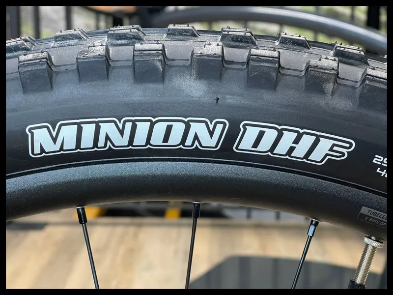 Giant Reign E+ 2 25km/h Medium Sangria 2023-9