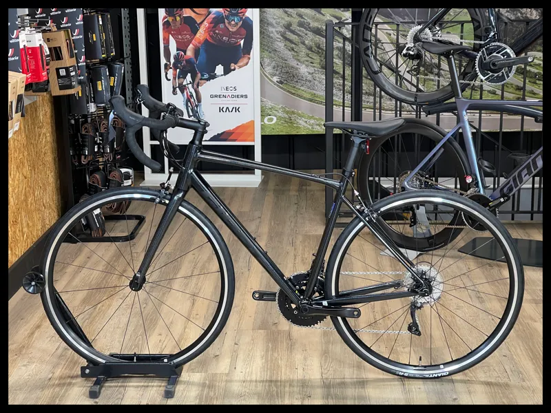 Giant Contend  SL 1 Medium Black Diamond 2022-1