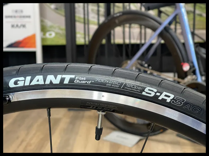 Giant Contend  SL 1 Medium Black Diamond 2022-7