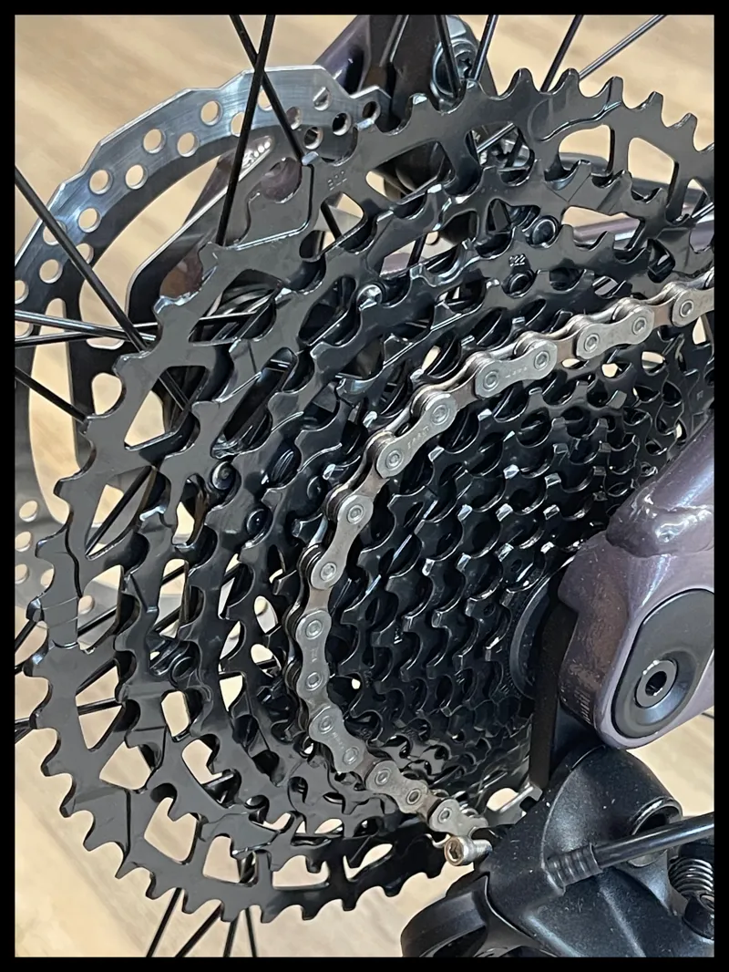 Liv Embolden 29 1 S Charcoal Plum 2024-2