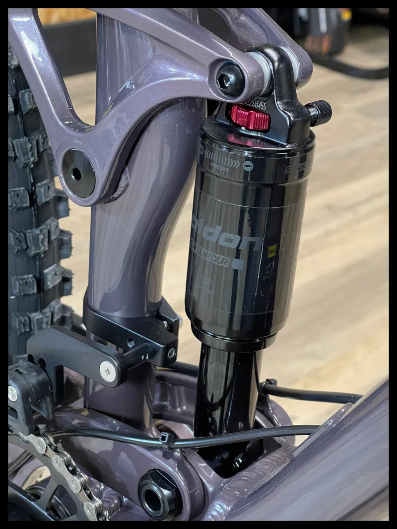 Liv Embolden 29 1 S Charcoal Plum 2024-5