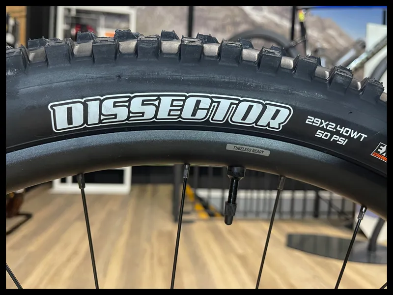 Liv Embolden 29 1 S Charcoal Plum 2024-10