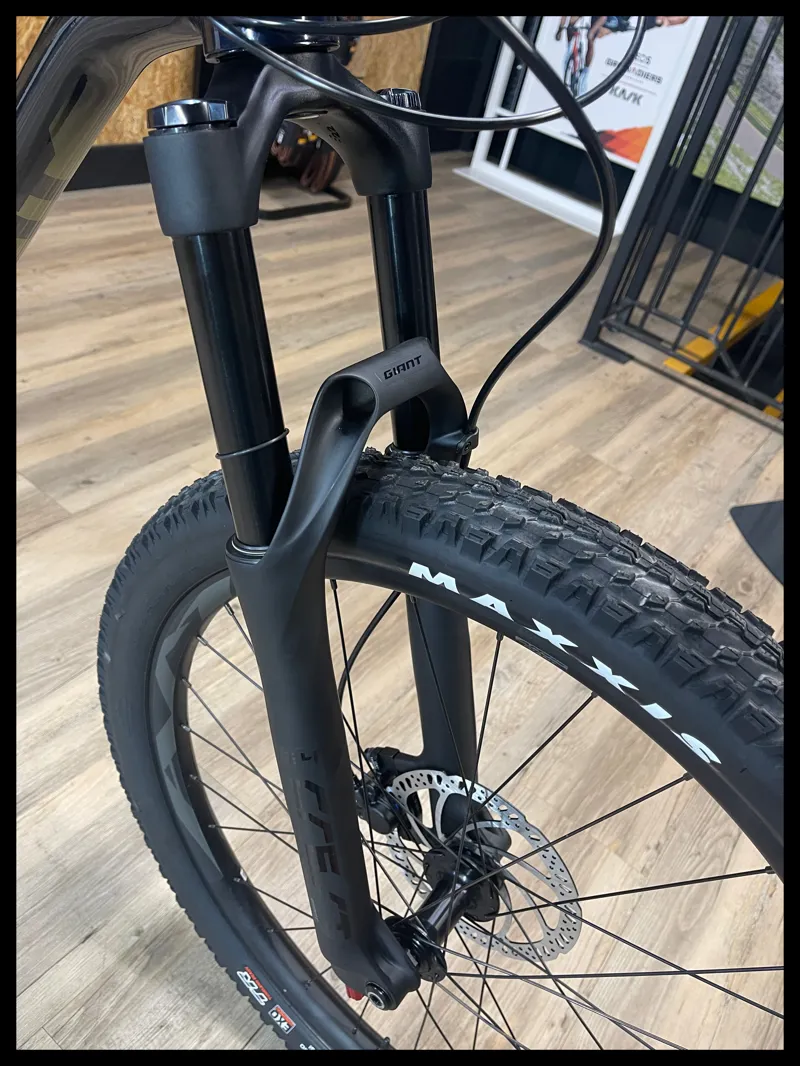 Giant Fathom 2 27.5  Medium Cold Night 2024-4