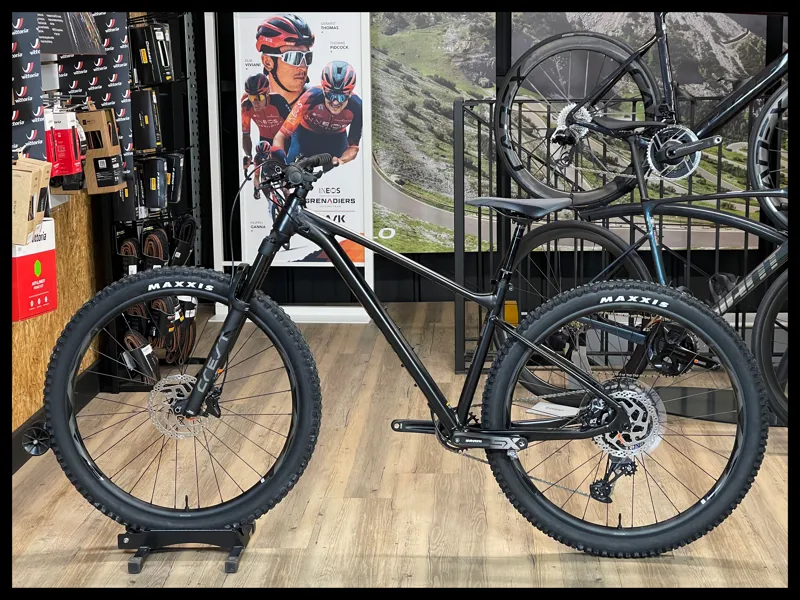 Giant Fathom 29 1 Medium Black 2023-1