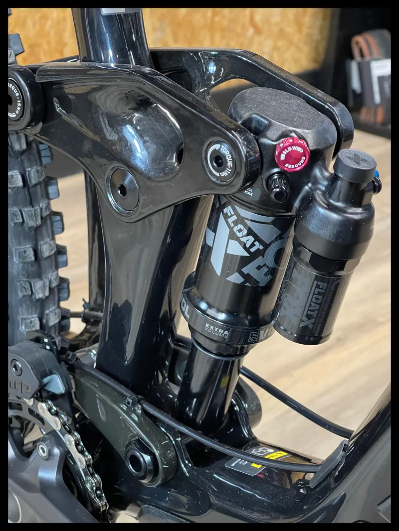 Liv Intrigue Advanced 29 1 Small Ice Age 2024-5