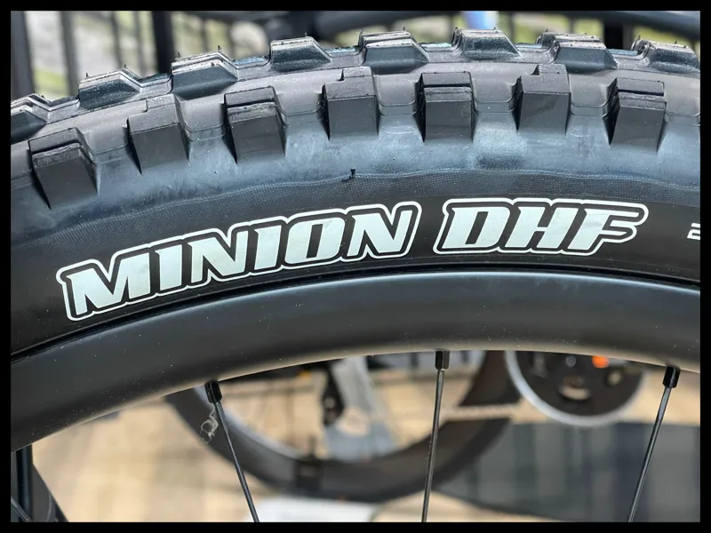 Liv Intrigue Advanced 29 1 Small Ice Age 2024-9