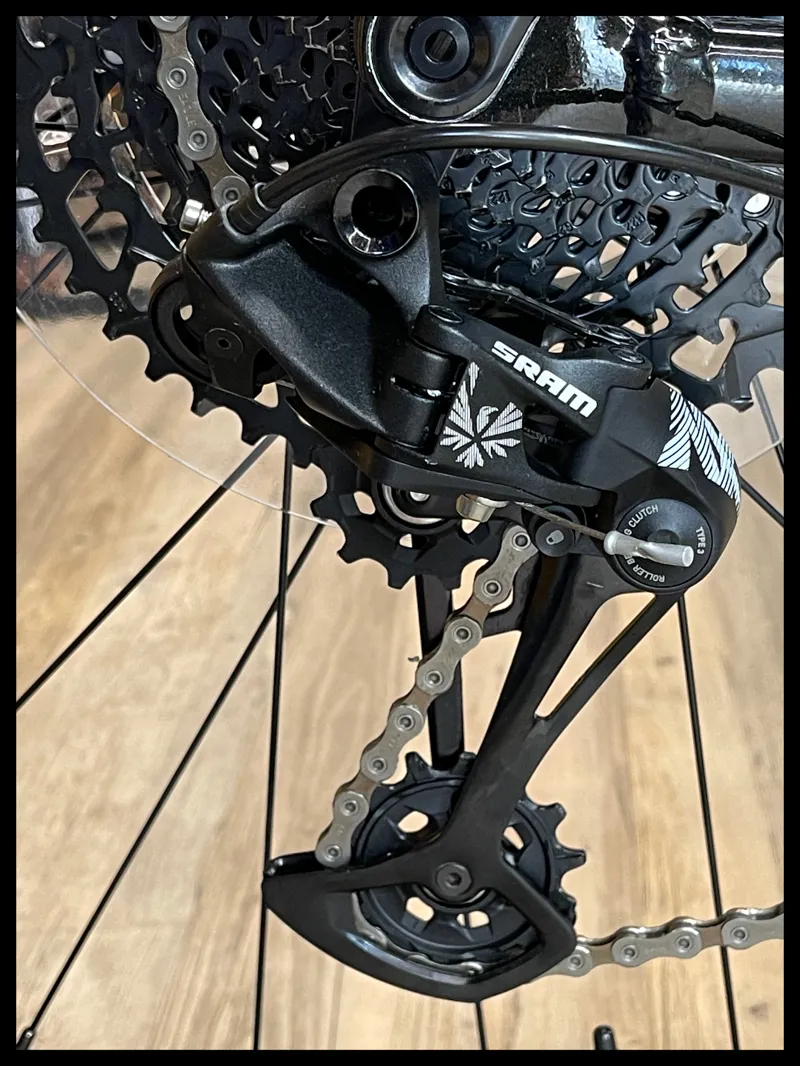 Liv Lurra 29 1 Small Panther 2023-3