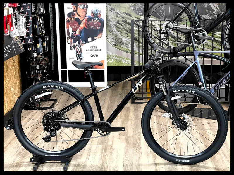 Liv Tempt 4 27.5 Small Black Diamond 2025