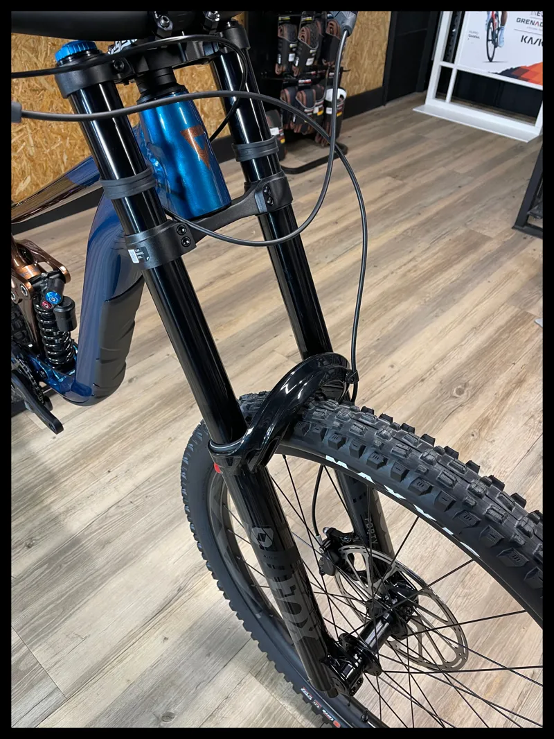 Giant Reign SX Medium Sea Sparkle/Hematite 2024-6