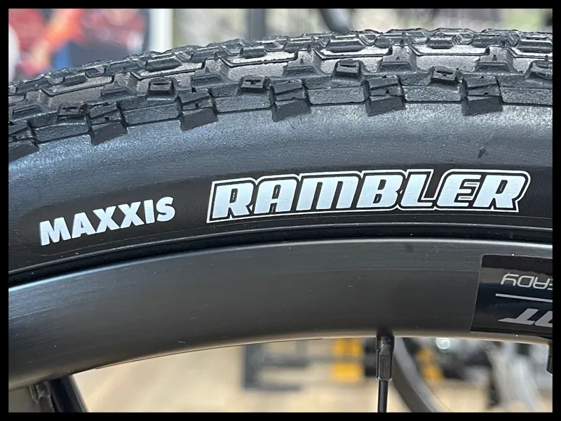 Giant Revolt Advanced 3 M-Large Panther 2025-8