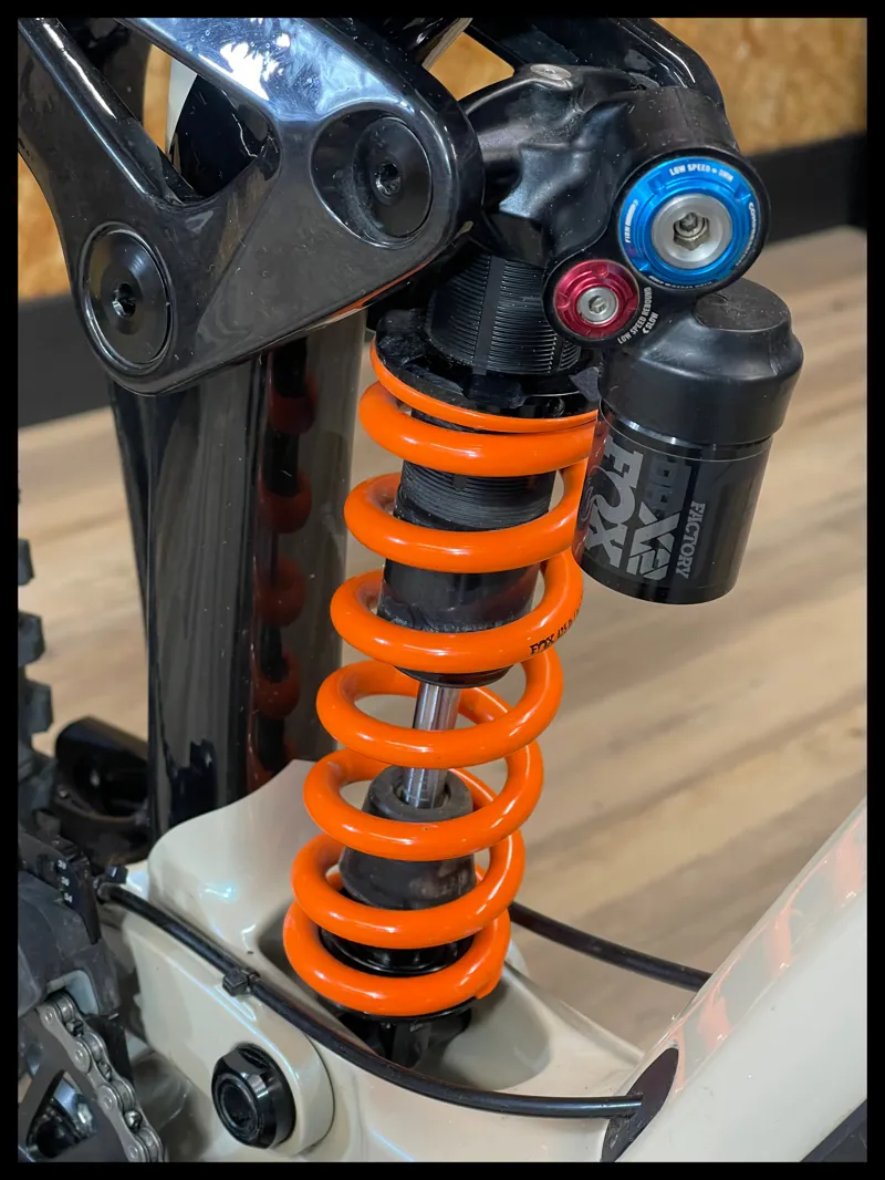 Giant Glory Advanced Small/Medium Shoreline 2024 Ex-Demo-5