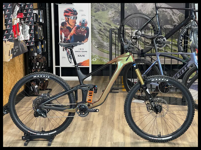 Giant Reign Advanced Pro 0 Large Messier Carbon 2023