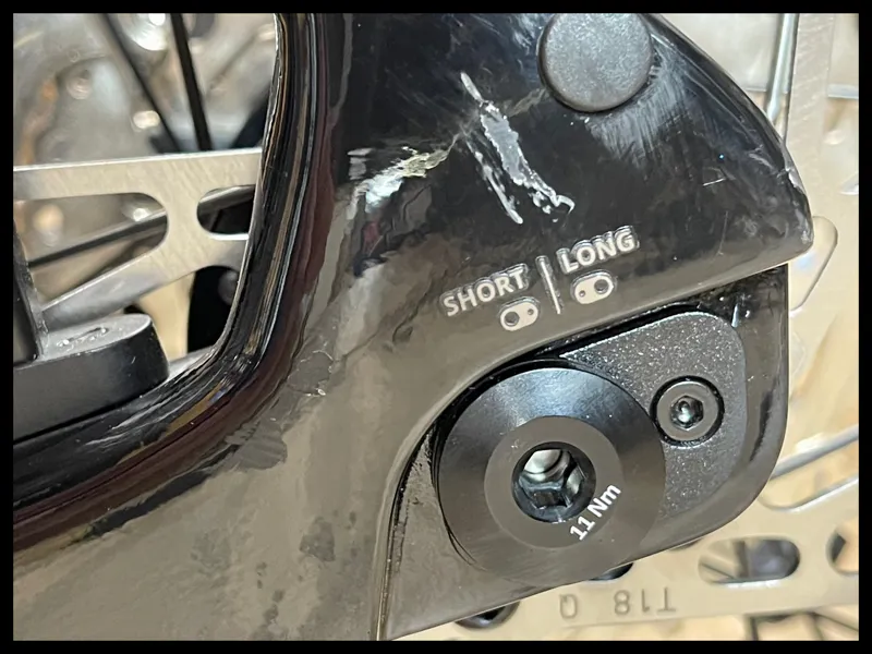 Giant Revolt Advanced 2 Carbon Small 2025-9