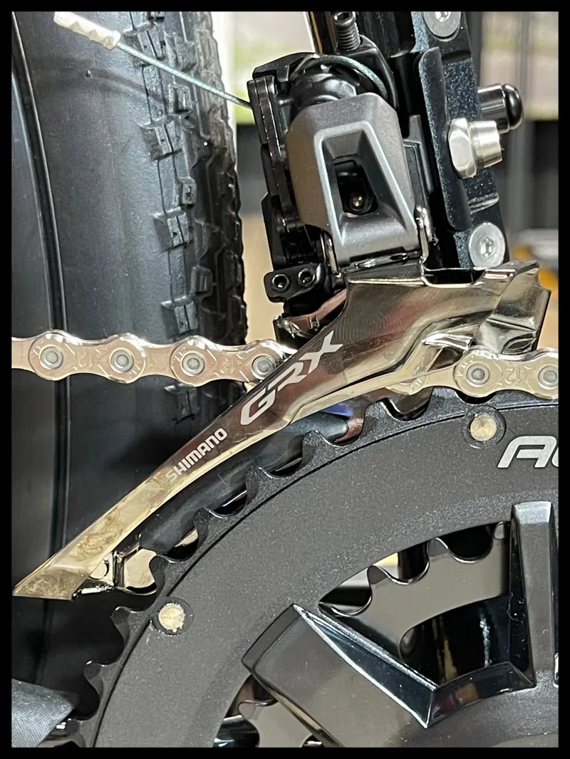 Giant Revolt Advanced 2 Carbon Small 2025-4