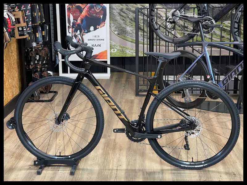 Giant Revolt Advanced 3 Panther Medium 2025-1