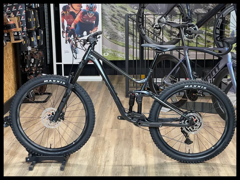 Giant Stance 27.5 Black Diamond Small 2024-1
