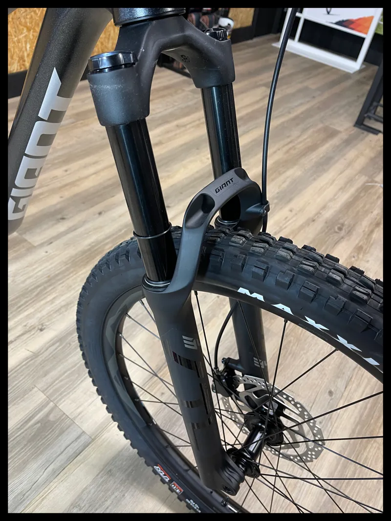 Giant Stance 27.5 Black Diamond Small 2024-6