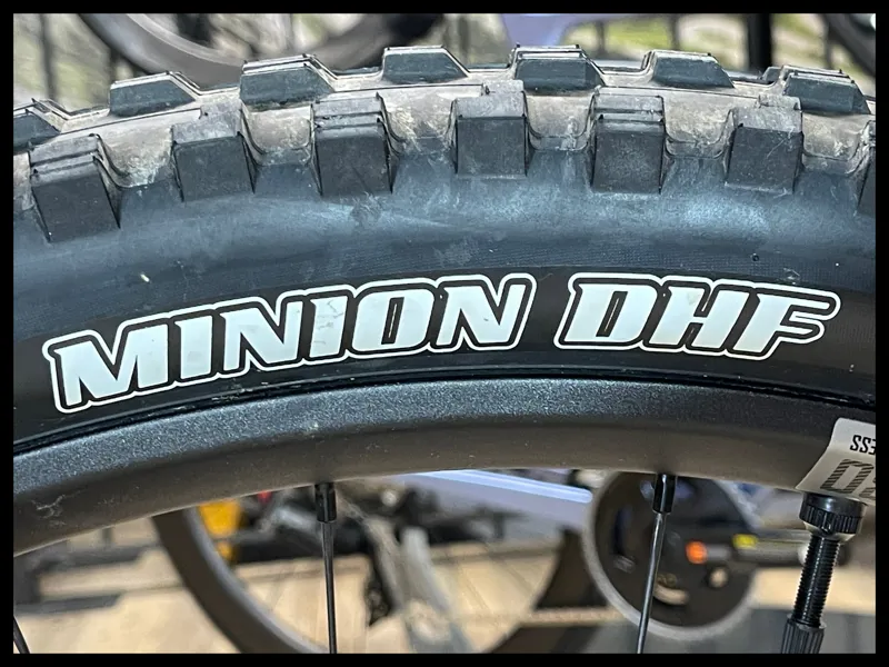 Giant Trance X 1 Smoke Metal Medium 2024 Ex-Demo-10