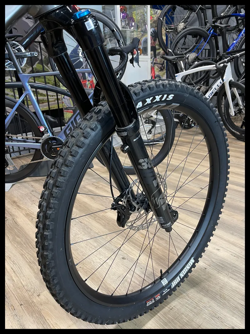 Giant Trance X 1 Smoke Metal Medium 2024 Ex-Demo-7