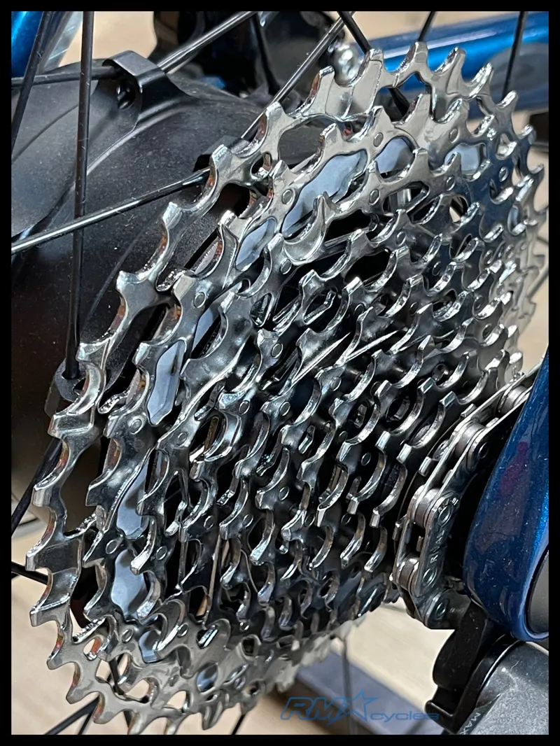 Giant Defy Advanced E+ Elite 2 25km/H Sea Sparkle Medium Ex Display-3