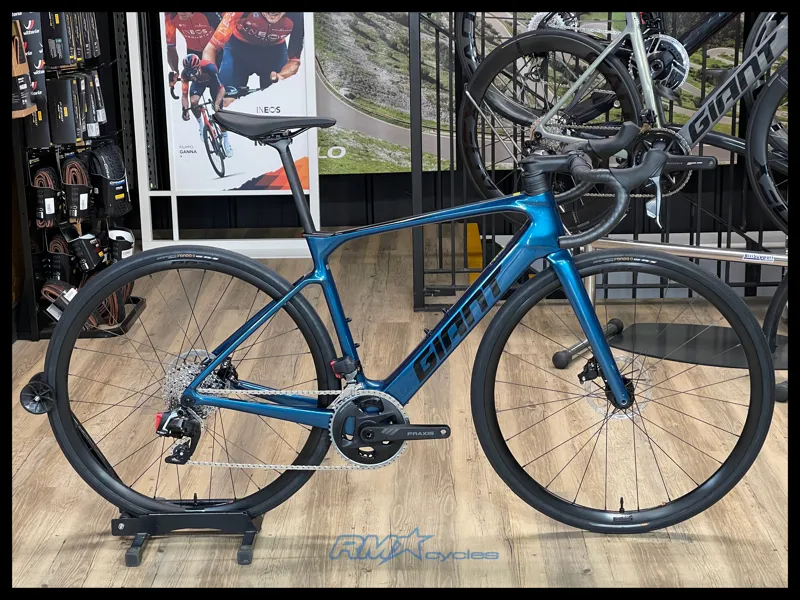 Giant Defy Advanced E+ Elite 2 25km/H Sea Sparkle Medium Ex Display