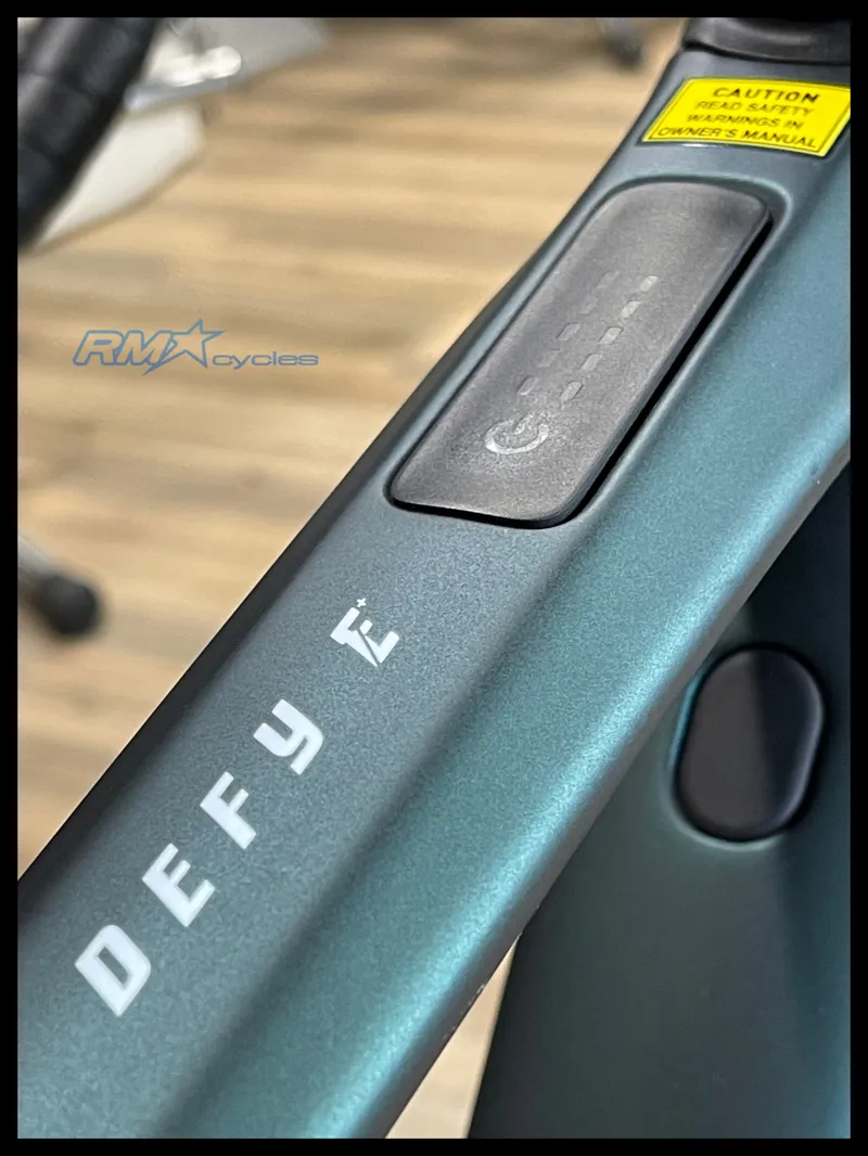 Giant Defy Advanced E+ Elite AR Medium in Matt Kelp Forest Ex Display-5