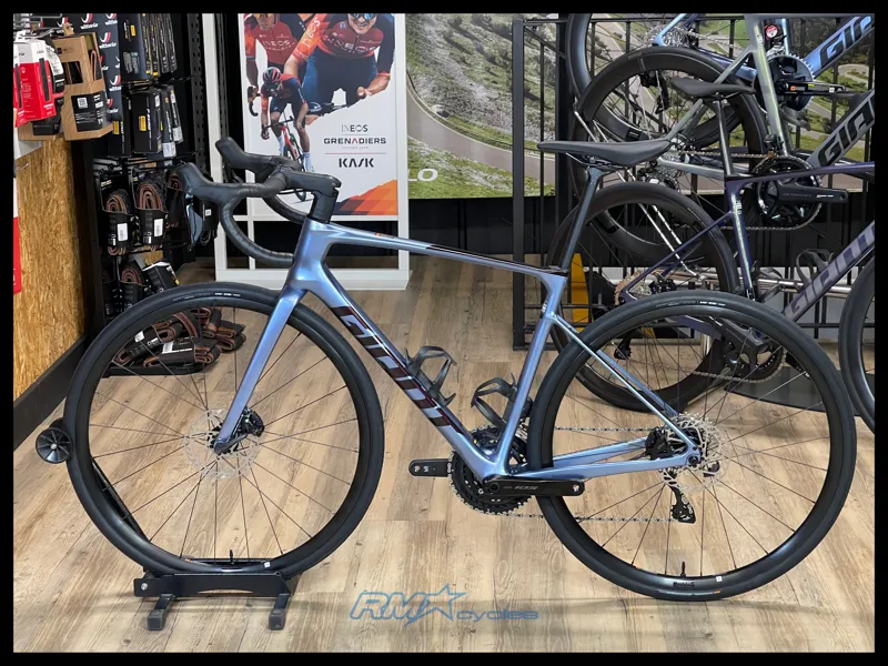 Giant Defy Advanced 1 Medium Frost Silver 2024
