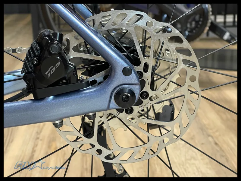 Giant Defy Advanced 1 Medium Frost Silver 2024-7