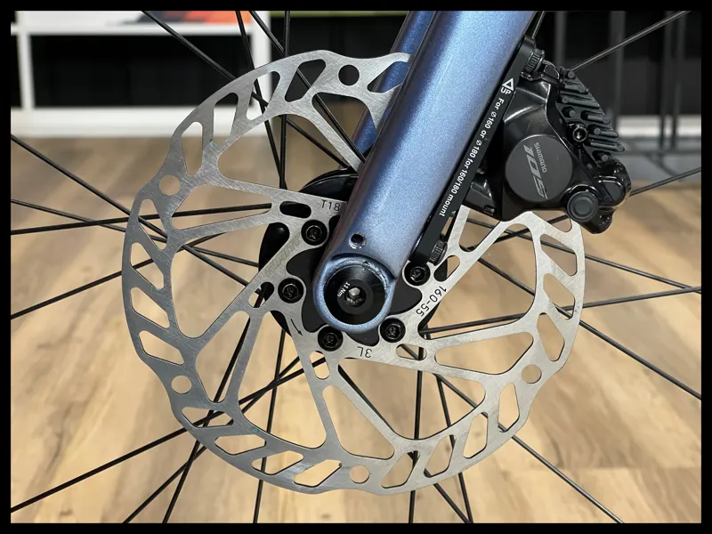 Giant Defy Advanced 1 Medium Frost Silver 2024 Ex-Demo-9