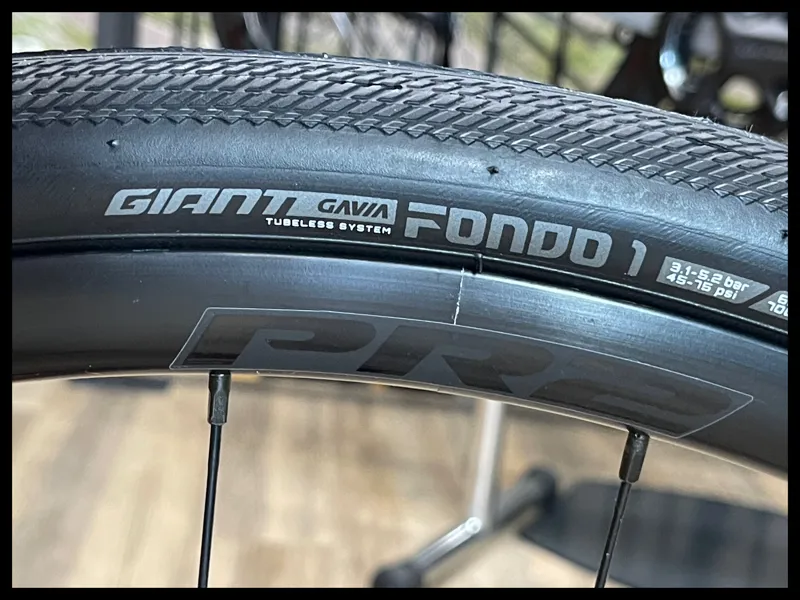 Giant  Defy Advanced 1 Medium Solar Flare 2024-9