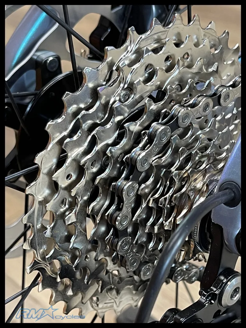 Giant Defy Advanced Pro 2 Medium Prismatic Haze 2024-3