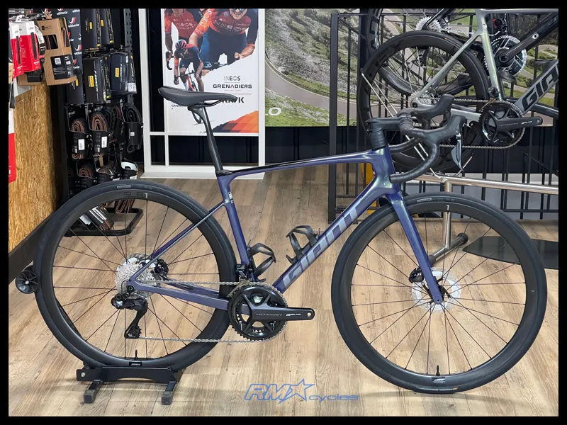 Giant Defy Advanced Pro 0 Medium Interstellar 2024