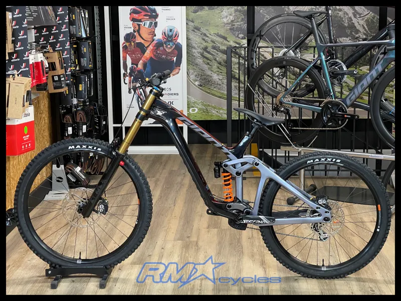 Giant Glory Advanced Medium Black Lava Mercury 2024-1