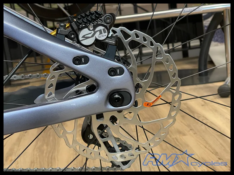 Giant Glory Advanced Medium Black Lava Mercury 2024-8