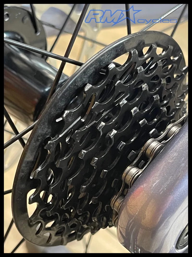 Giant Glory Advanced Medium Black Lava Mercury 2024-2