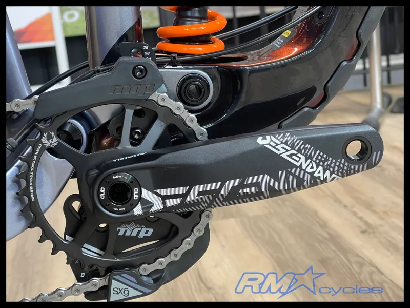 Giant Glory Advanced Medium Black Lava Mercury 2024-4