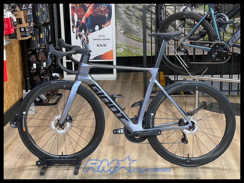 Giant Propel Advanced Pro 0-Di2 Medium Mercury 2025-1
