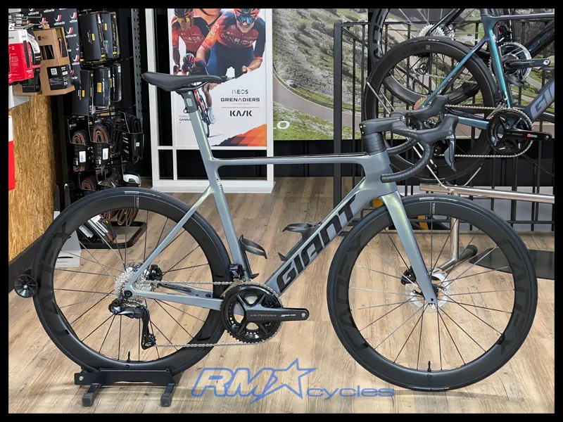 Giant Propel Advanced SL 1 Medium Aurora Noise 2025