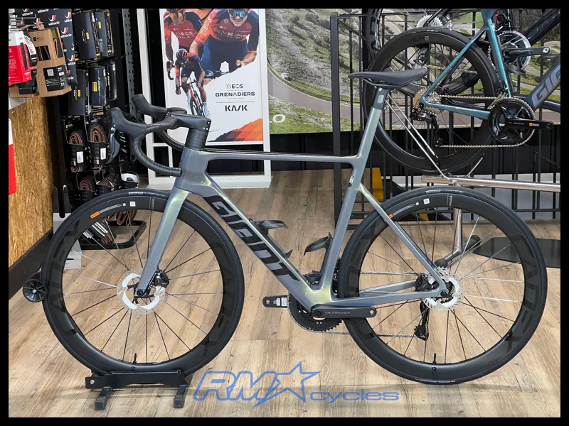 Giant Propel Advanced SL 1 Medium Aurora Noise 2025-1