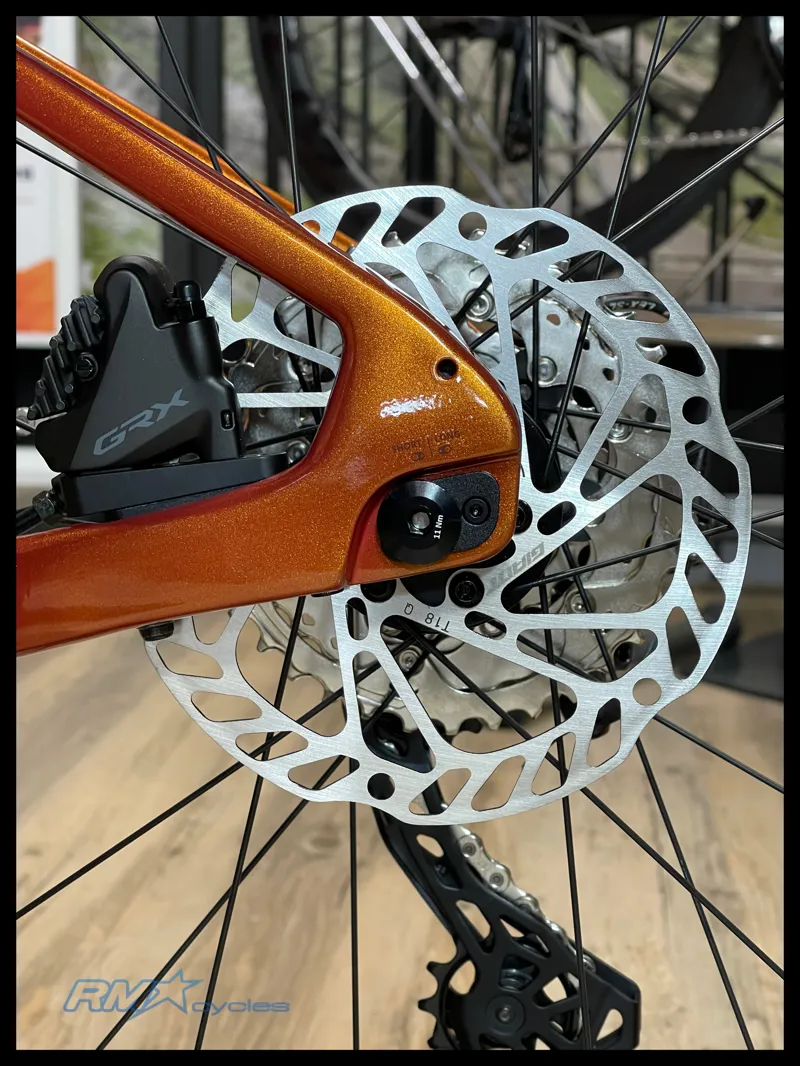 Giant Revolt Advanced 2 Medium Solar Flare-9