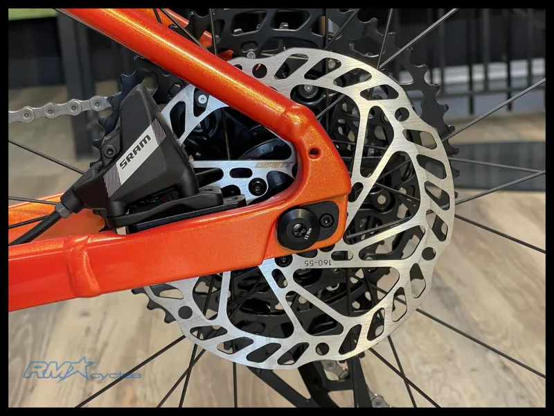 Giant Revolt X 1 Medium Panther Helios Orange 2024-7