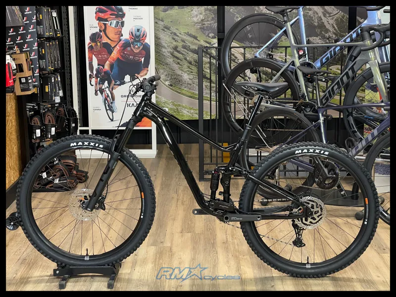 Giant Stance 29 2 Medium Panther 2024-1