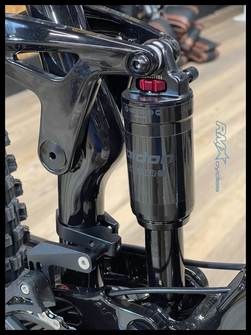 Giant Stance 29 2 Medium Panther 2024-5